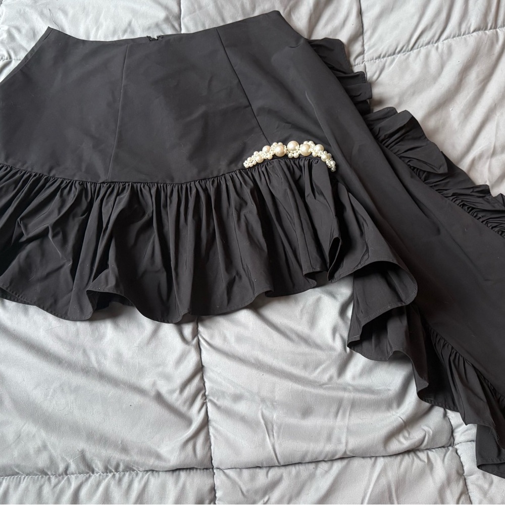 Simone Rocha x h&m Black asymmetrical Mini Skirt with Pearl Cluster